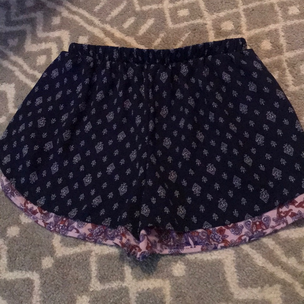 Patterned shorts - Picture 3 of 3
